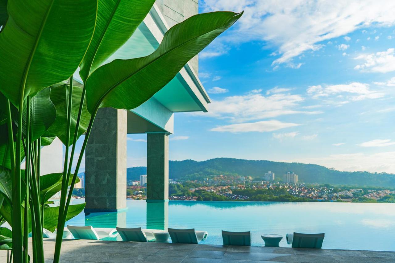 M World Hotel Formerly Known As Avante Hotel Петалинг-Джая Экстерьер фото Infinity pool at the 1018