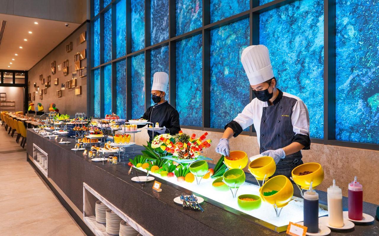 M World Hotel Formerly Known As Avante Hotel Петалинг-Джая Экстерьер фото The buffet at the restaurant