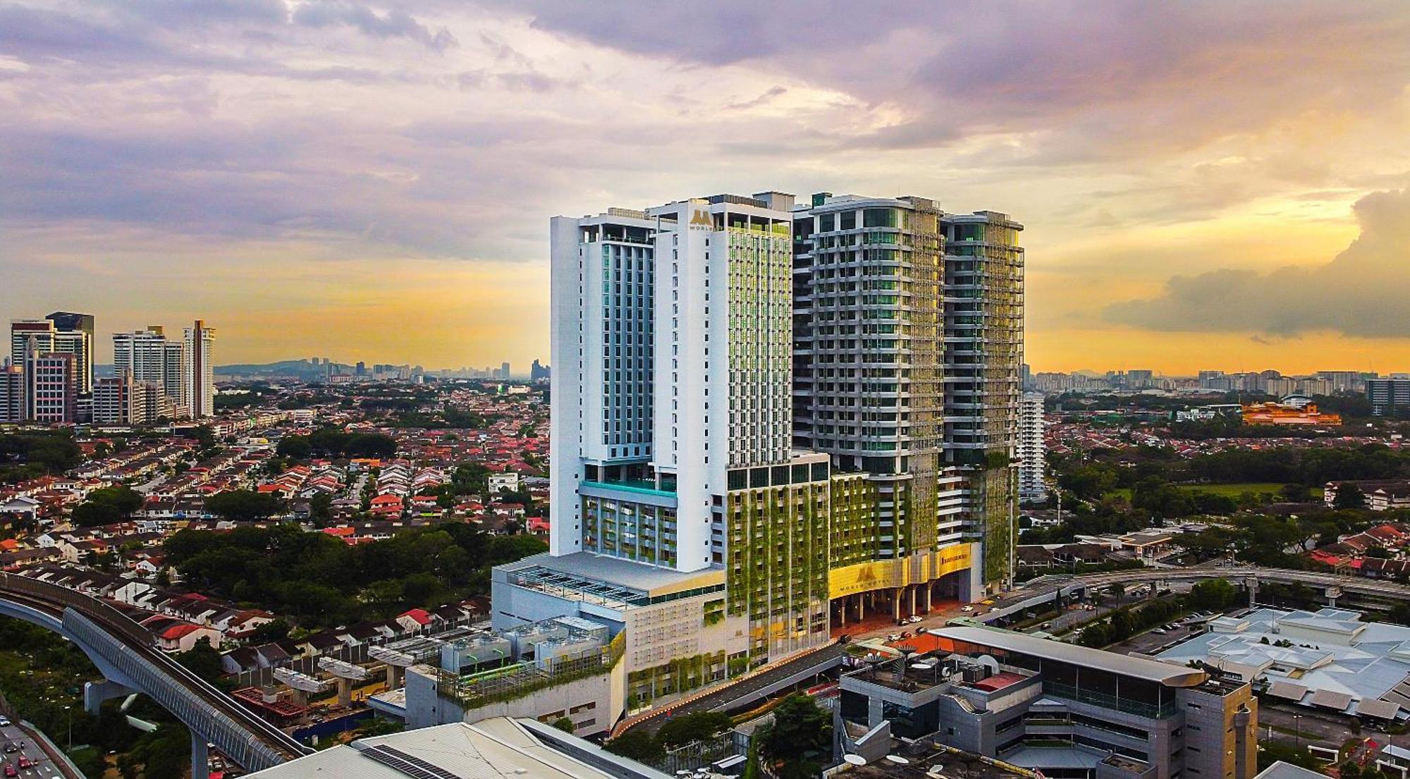 M World Hotel Formerly Known As Avante Hotel Петалинг-Джая Экстерьер фото The Legarda Campus